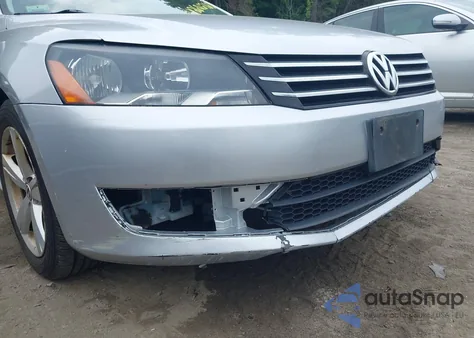 2012 Volkswagen Passat Se z USA, uszkodzony, nr VIN 1VWBP7A35CC041665